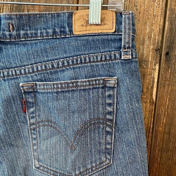 Levi’s 8 515 Blue Denim Lightwash Stretch Jean Shorts - Picture 4 of 5